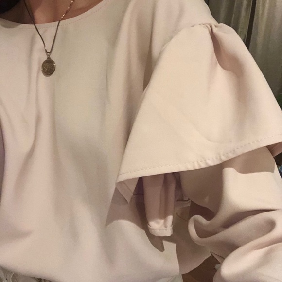 Pastel pink blouse with ruffles - Picture 3 of 10